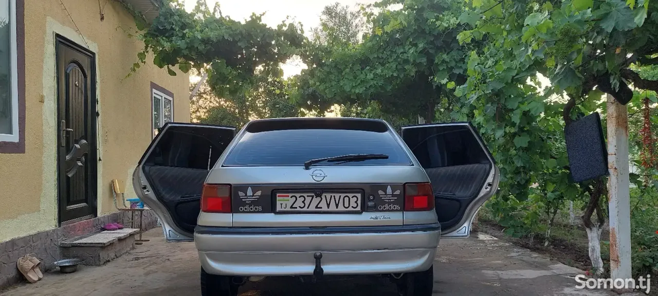 Opel Astra F 1997 · 0.6 MT