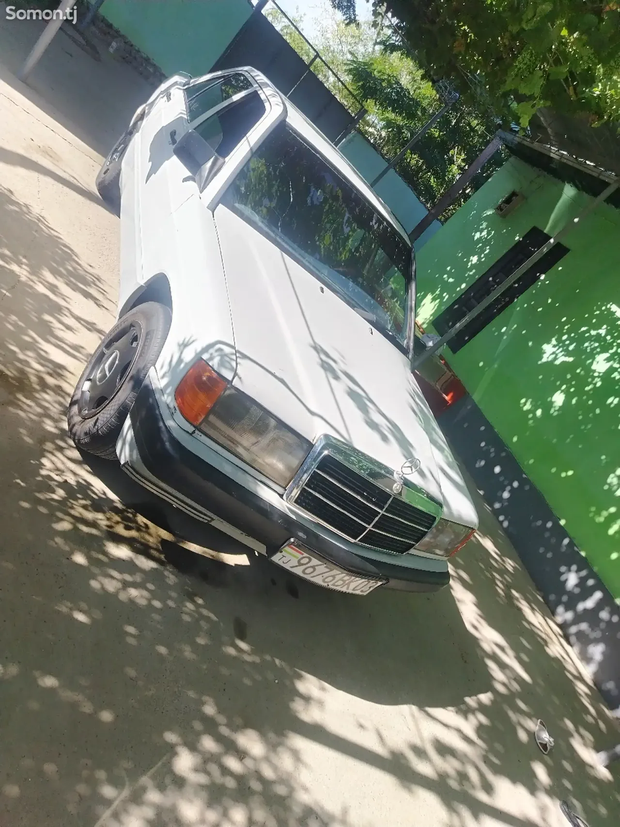 Mercedes-Benz W201 1991 · 2.0 MT