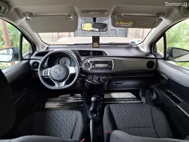 Toyota Yaris 2014 · 1.0 MT