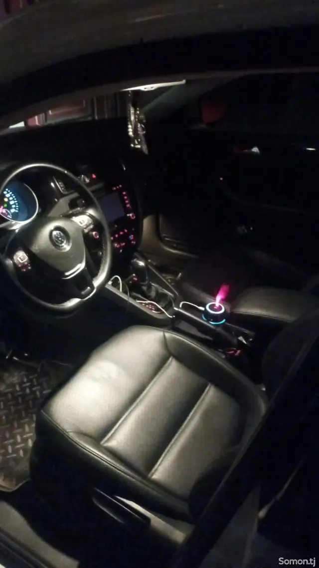 Volkswagen Jetta 2015 · 2.0 AT