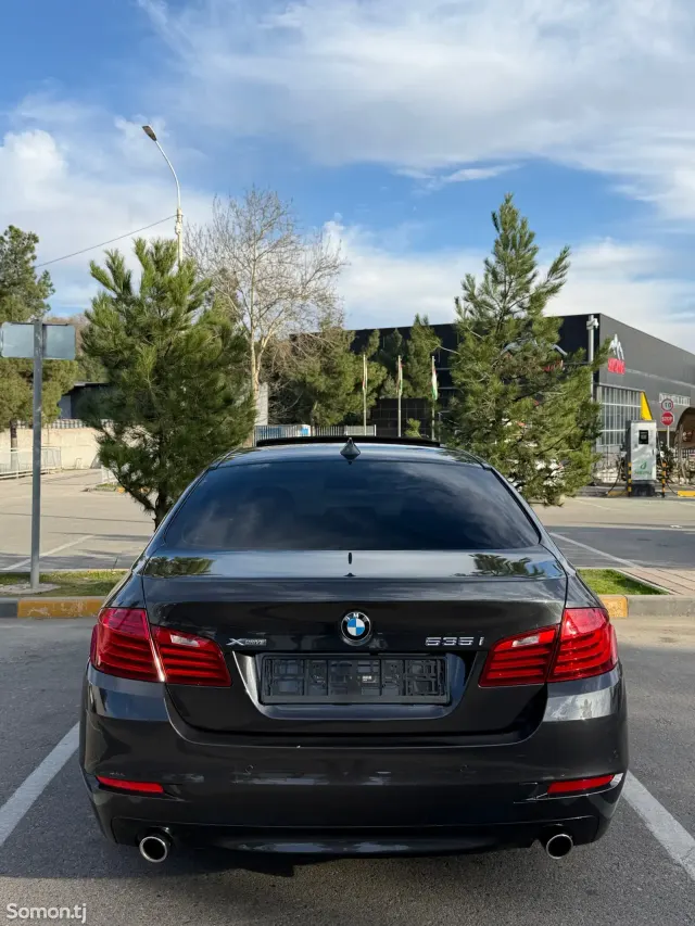 BMW 5 series 2015 · 3.0 AT