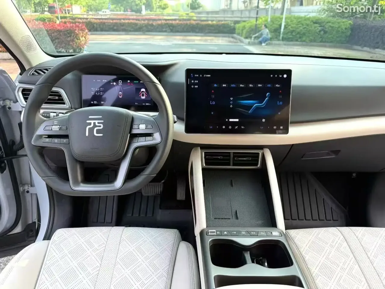 BYD Yuan Up 2025 · AT