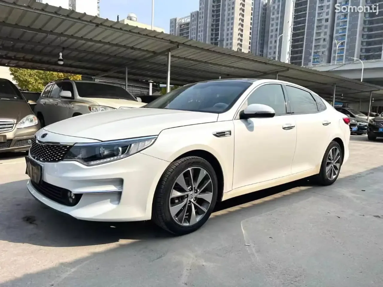 Kia K5 2016 · 2.0 AT