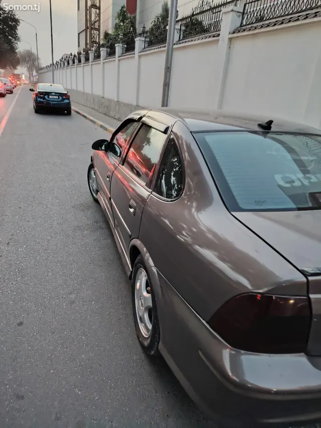 Opel Vectra B 1998 · 1.6 MT