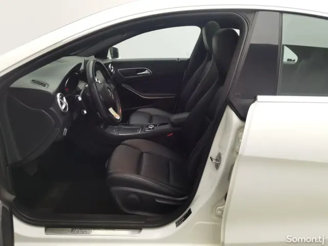 Mercedes-Benz CLA-Class 2018 · 4.0 AT