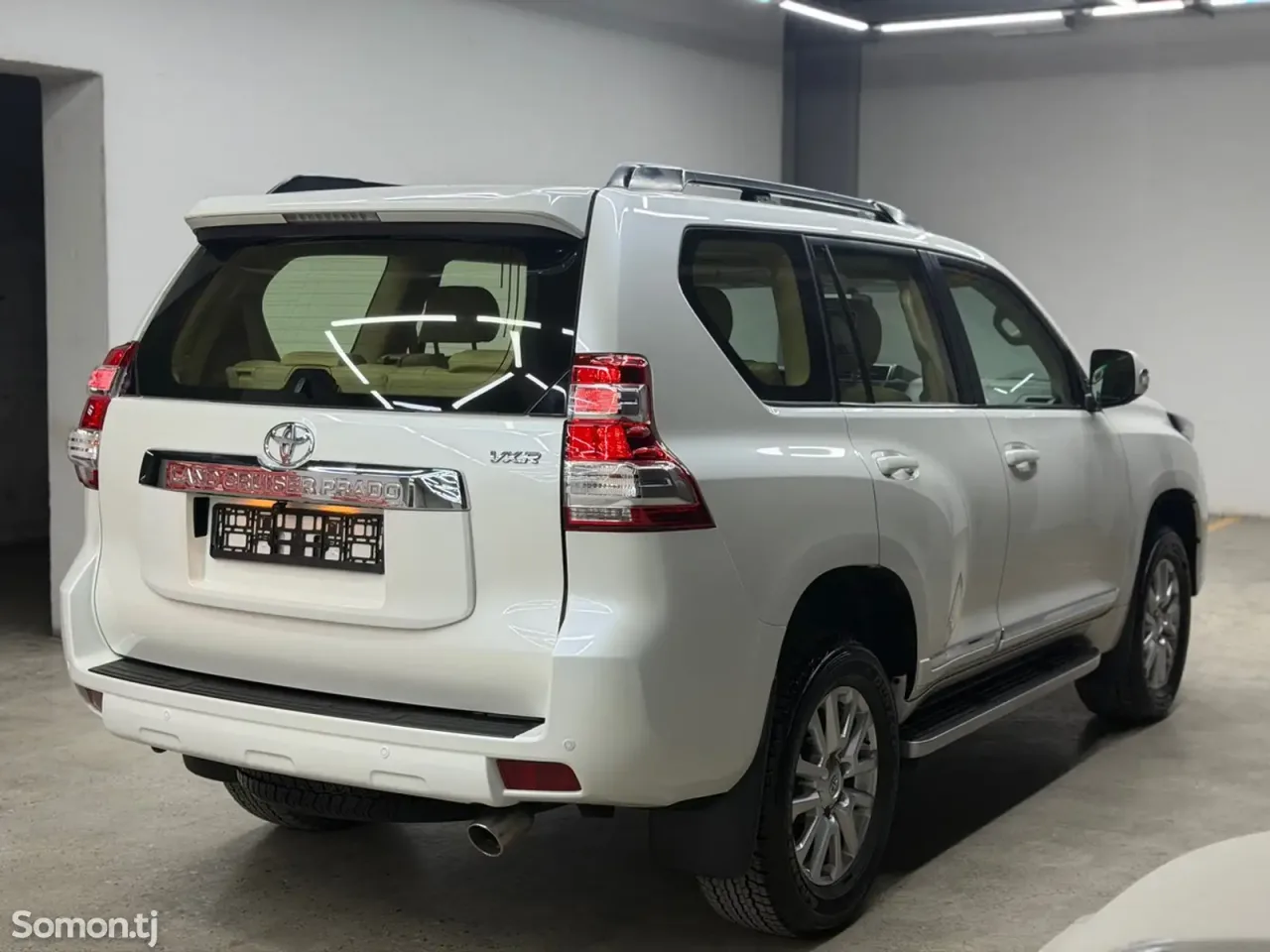 Toyota Land Cruiser Prado 2015 · 4.0 AT