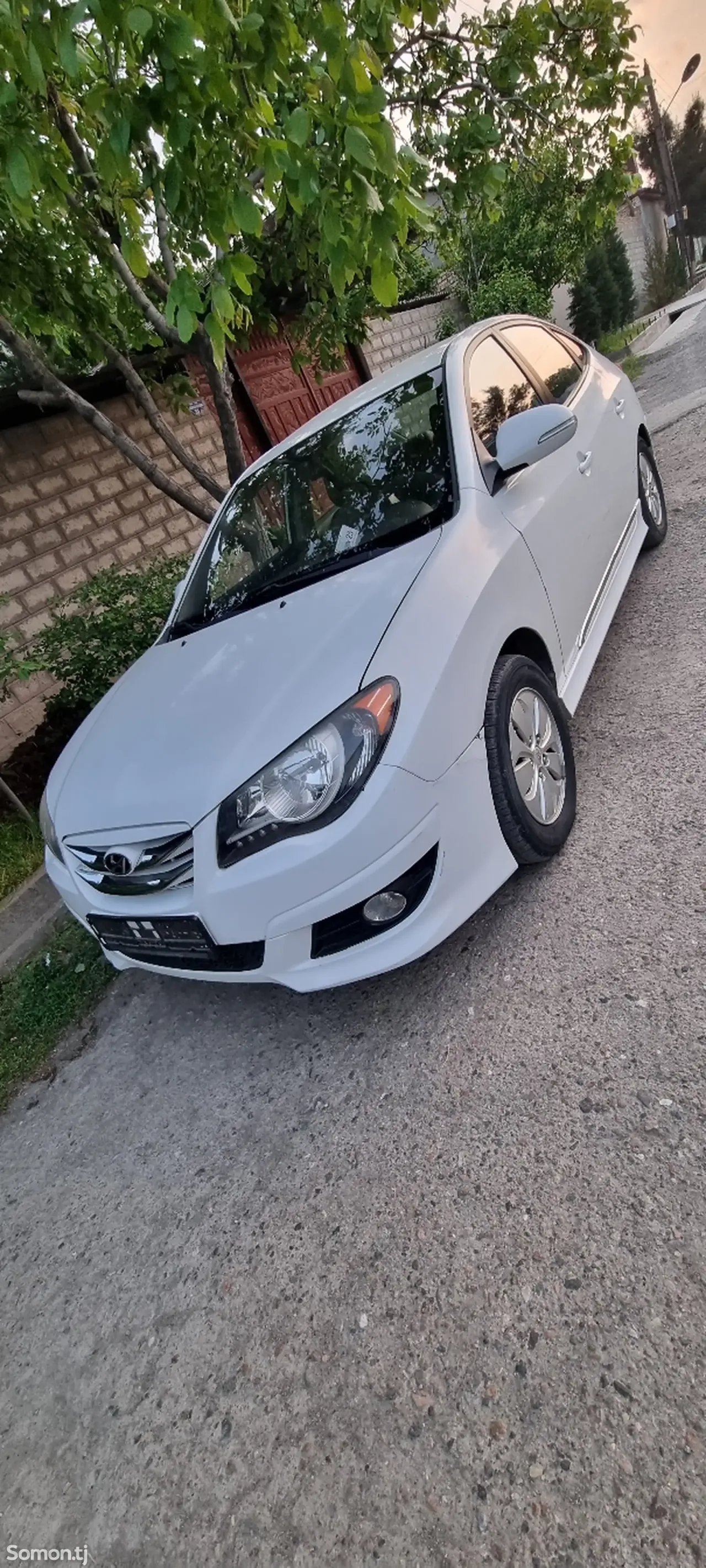 Hyundai Avante 2011 · 1.6 AT