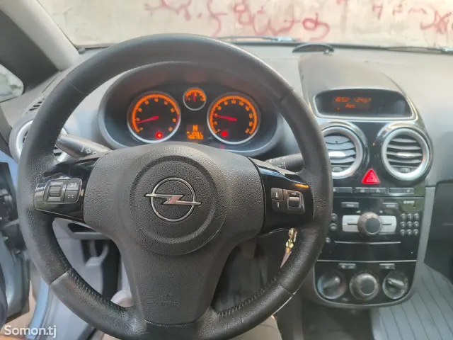 Opel Corsa 2008 · 1.2 AMT