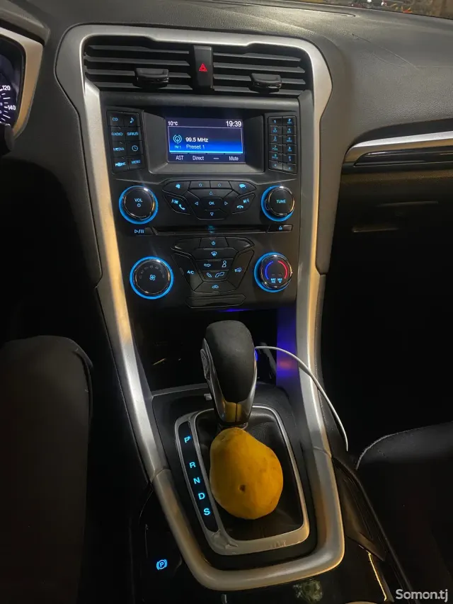 Ford Fusion 2015 · 2.0 AT