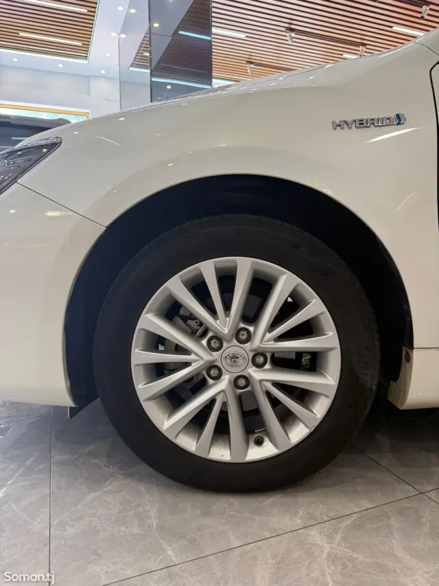Toyota Camry 2016 · 2.5 AT