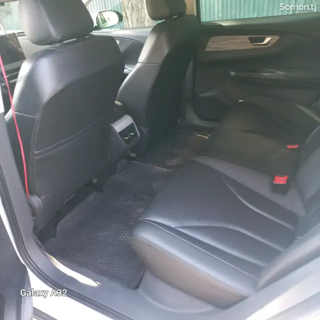 Hongqi E-QM5 2024 · AMT