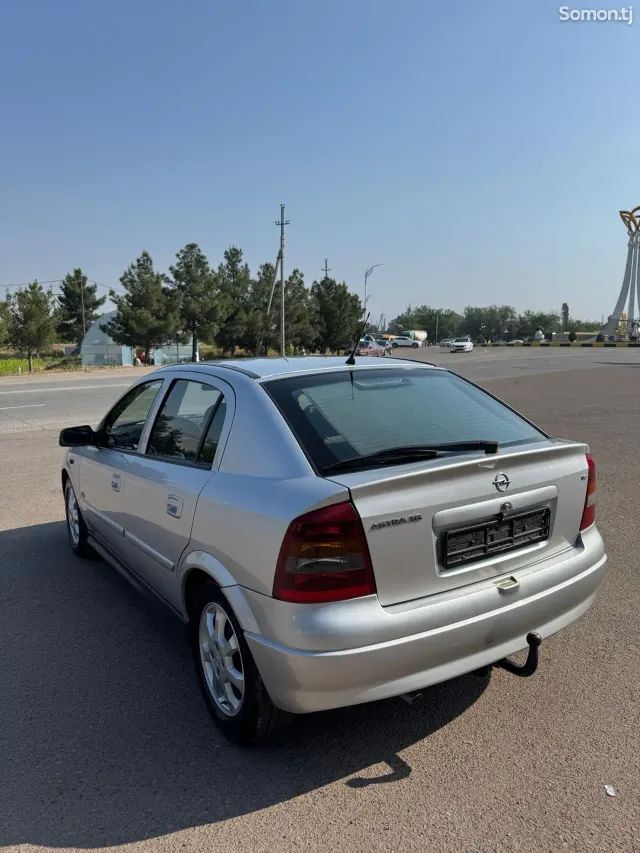 Opel Astra G 2002 · 1.6 AT