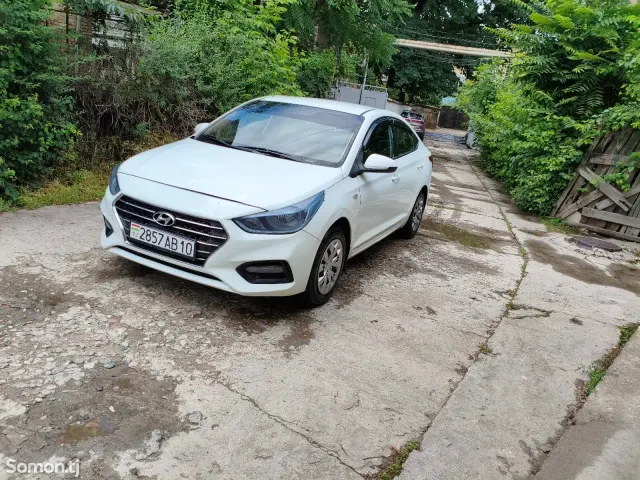 Hyundai Accent 2018 · 1.6 AT