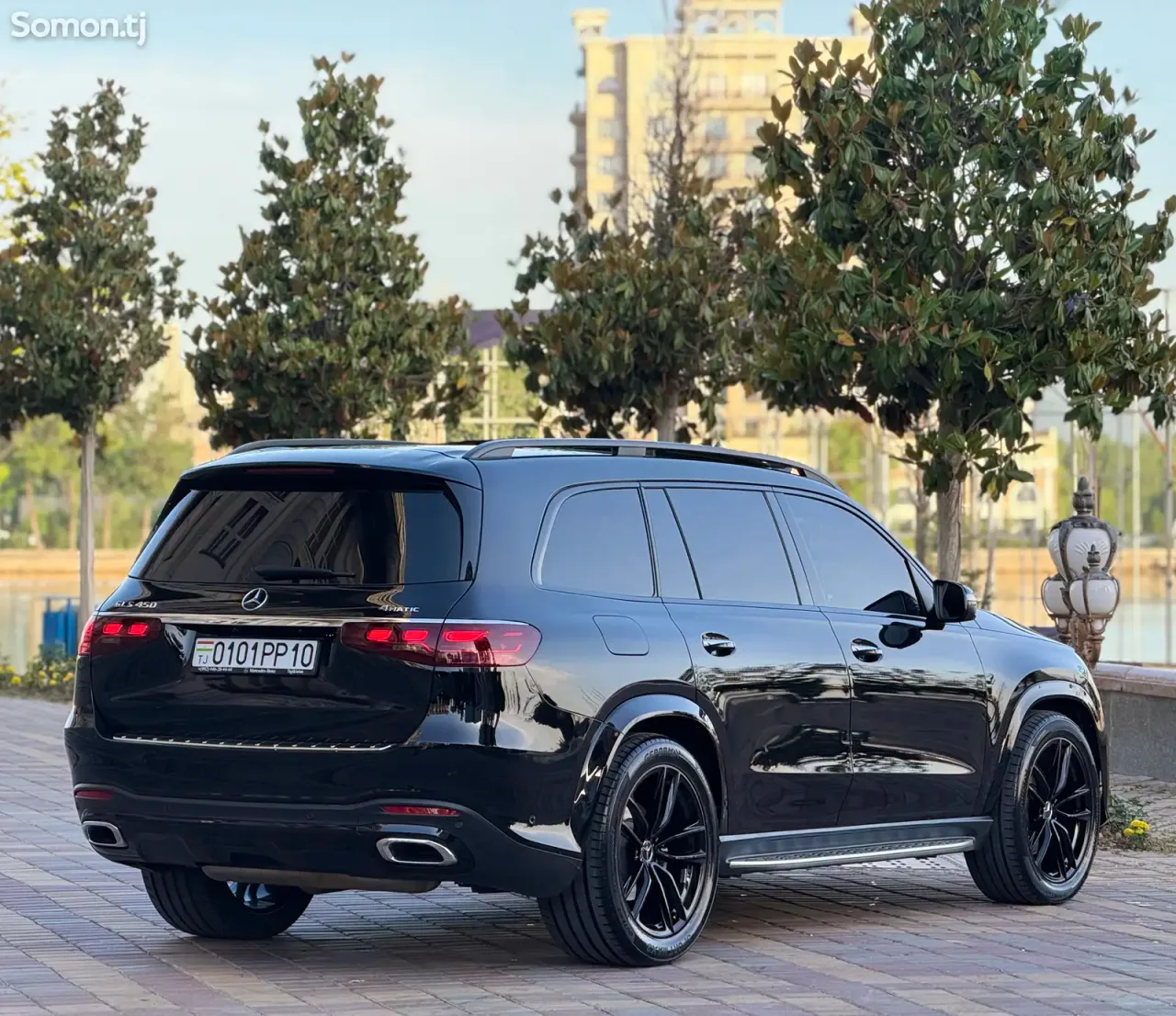 Mercedes-Benz GLS 2024 · 4.5 AT