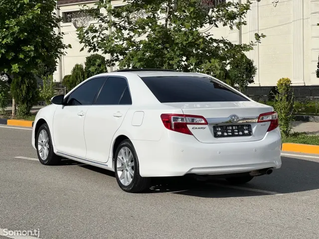 Toyota Camry 2012 · 2.5 AT