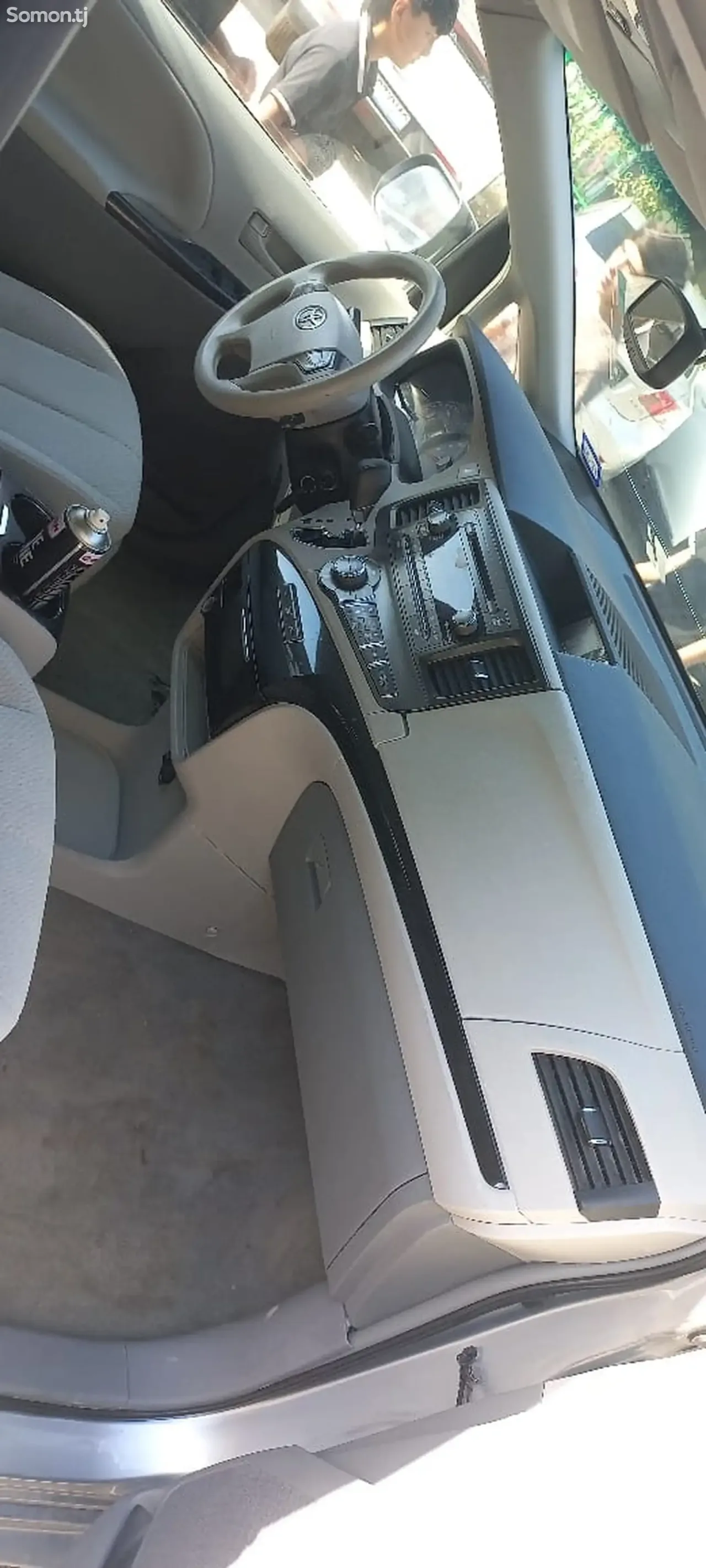 Toyota Sienna 2014 · 3.5 AT