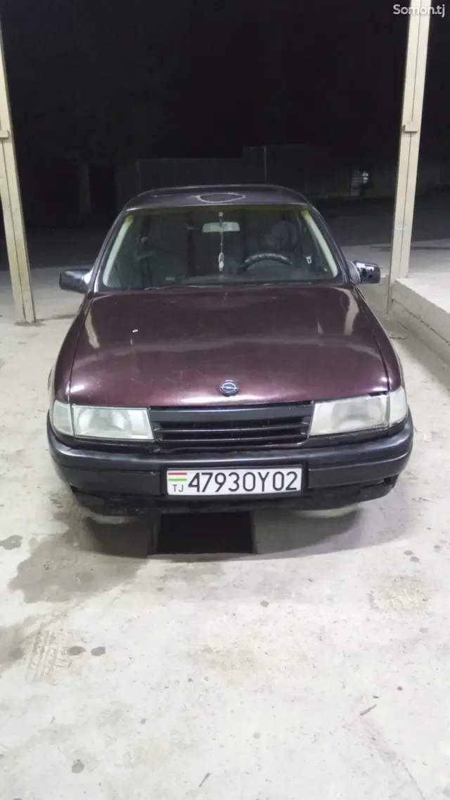 Opel Vectra A 1992 · 1.6 MT