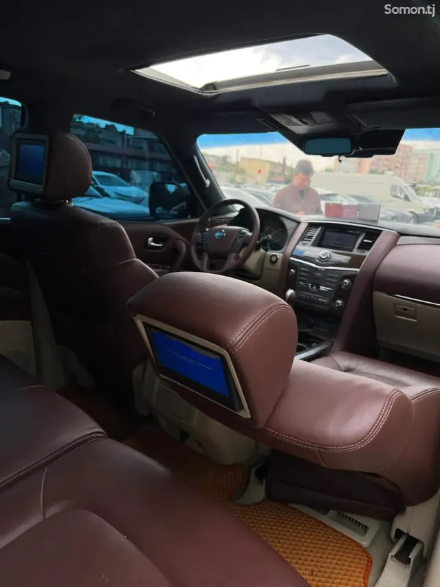 Nissan Patrol 2012 · 5.6 AT