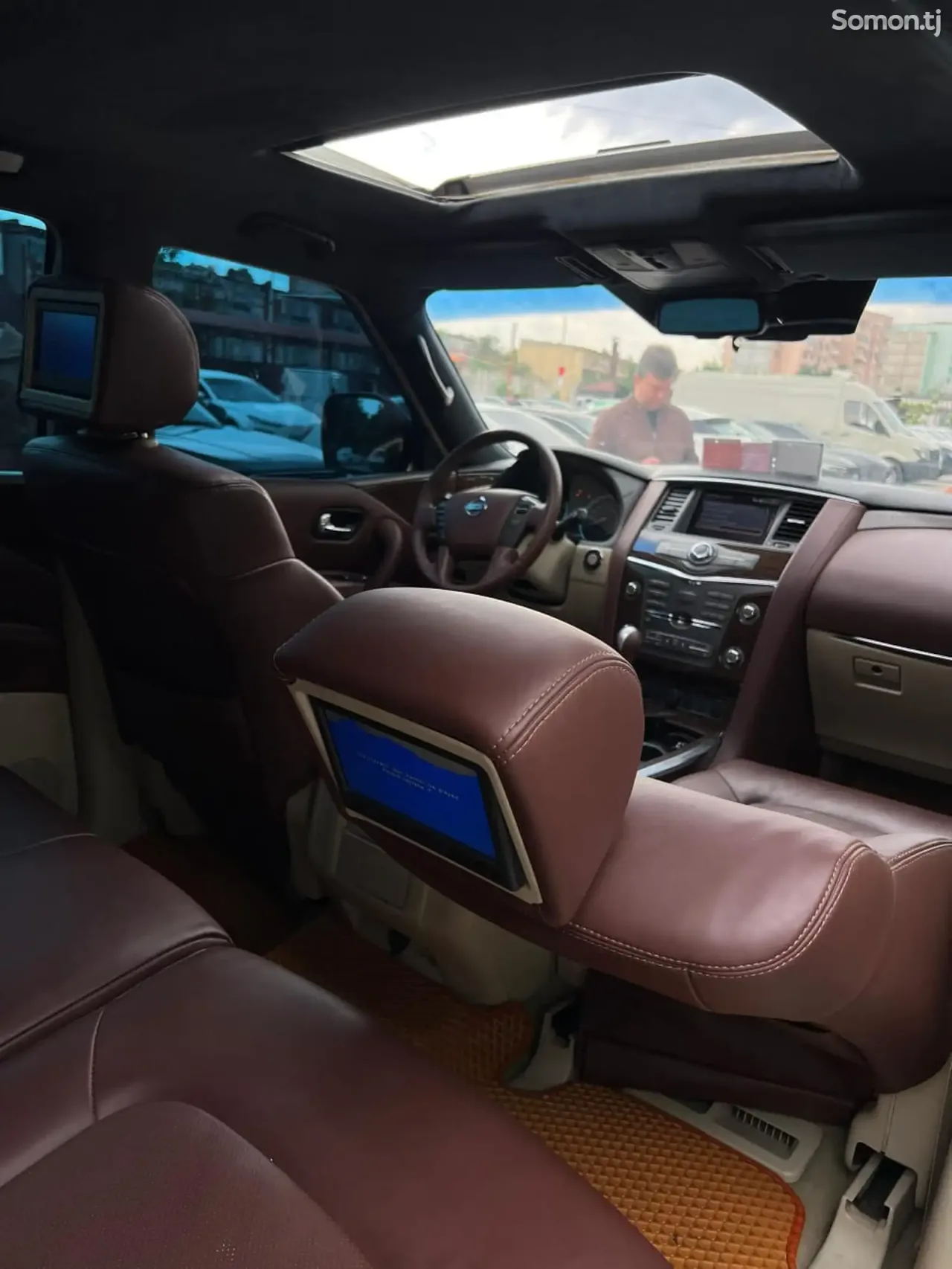 Nissan Patrol 2012 · 5.6 AT