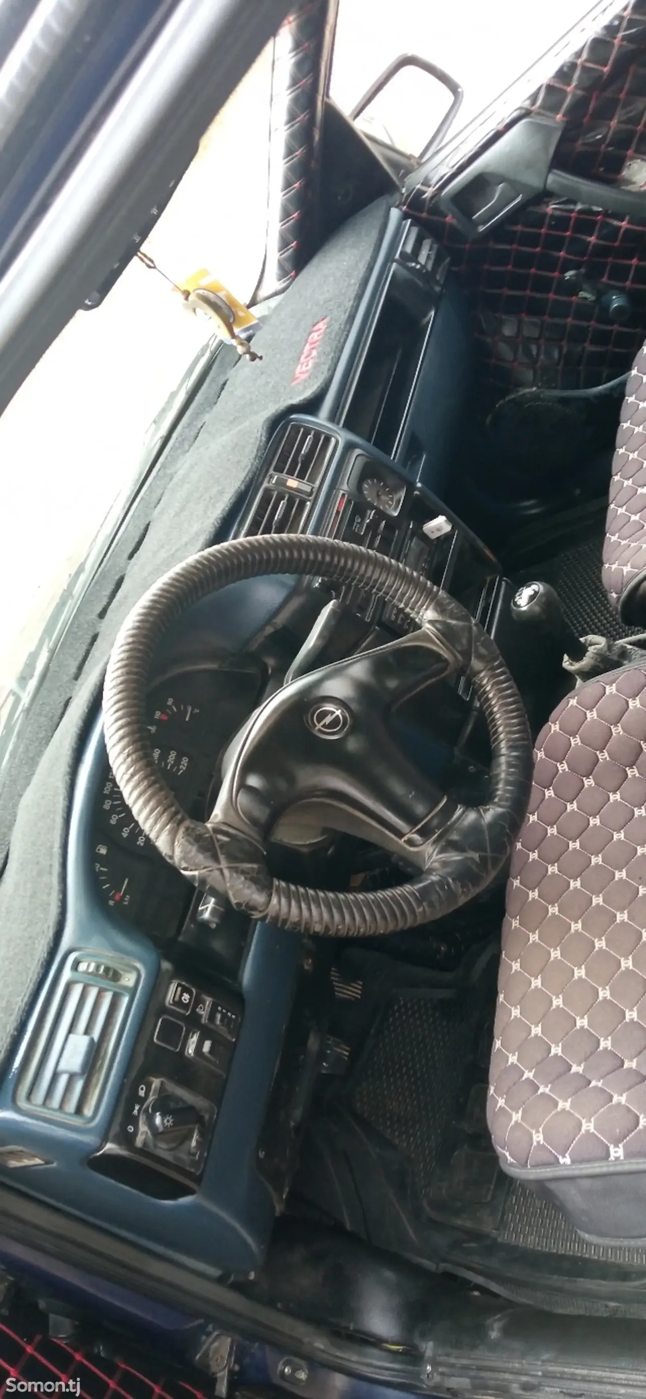 Opel Vectra A 1993 · 1.6 MT