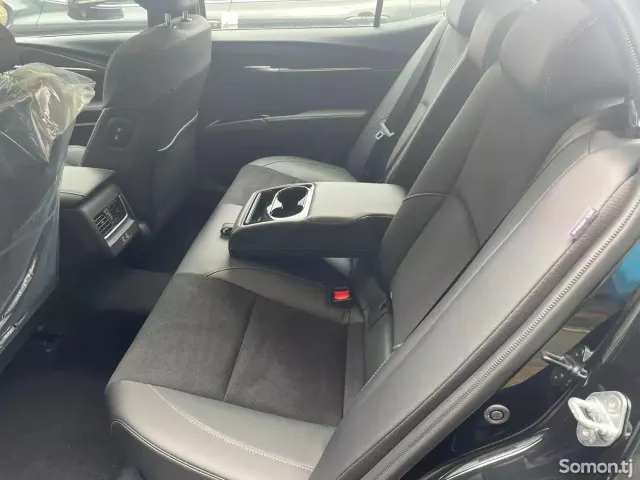 Toyota Camry 2026 · 2.5 AT