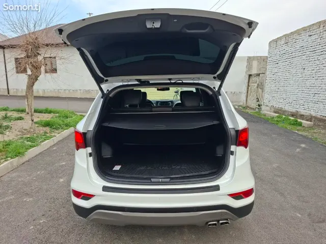 Hyundai Santa Fe 2016 · 2.0 AT