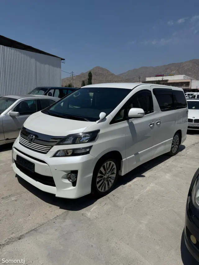 Toyota Vellfire 2015 · 2.4 AT
