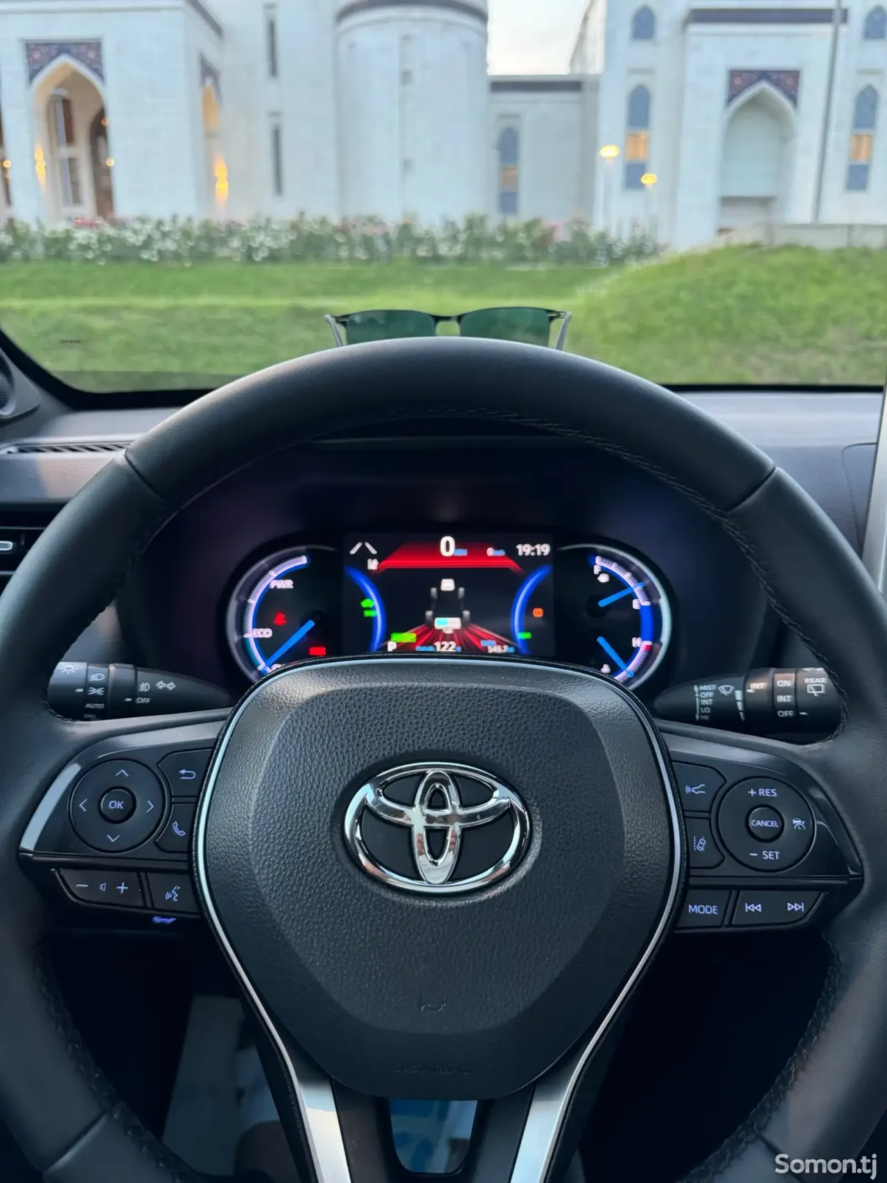 Toyota RAV 4 2020 · 2.5 AT