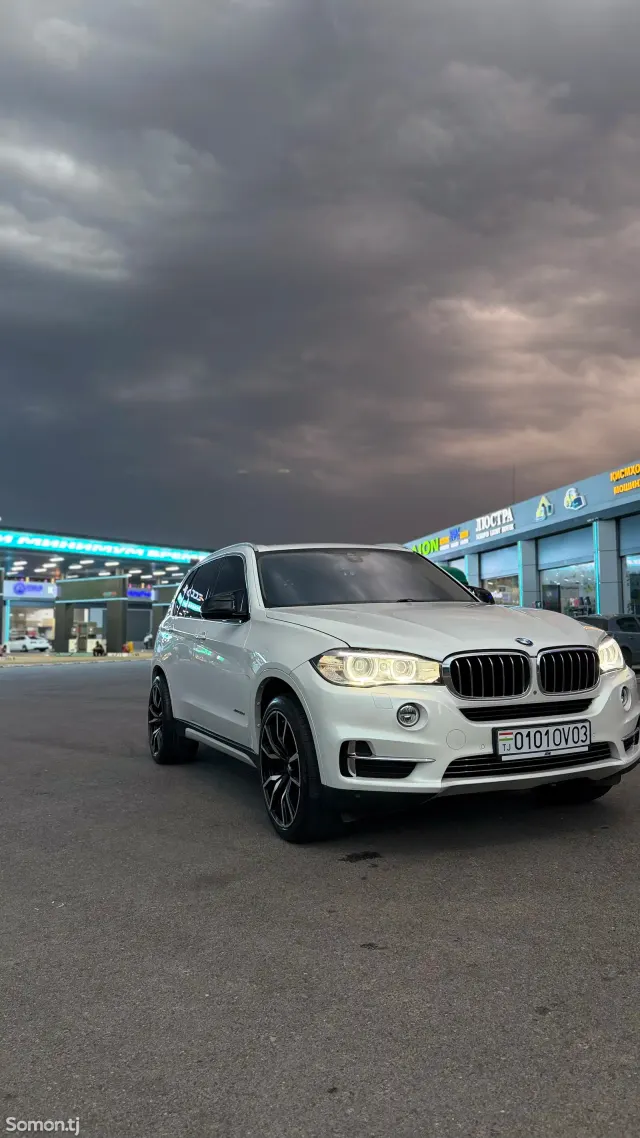 BMW M5 2016 · 3.0 AT