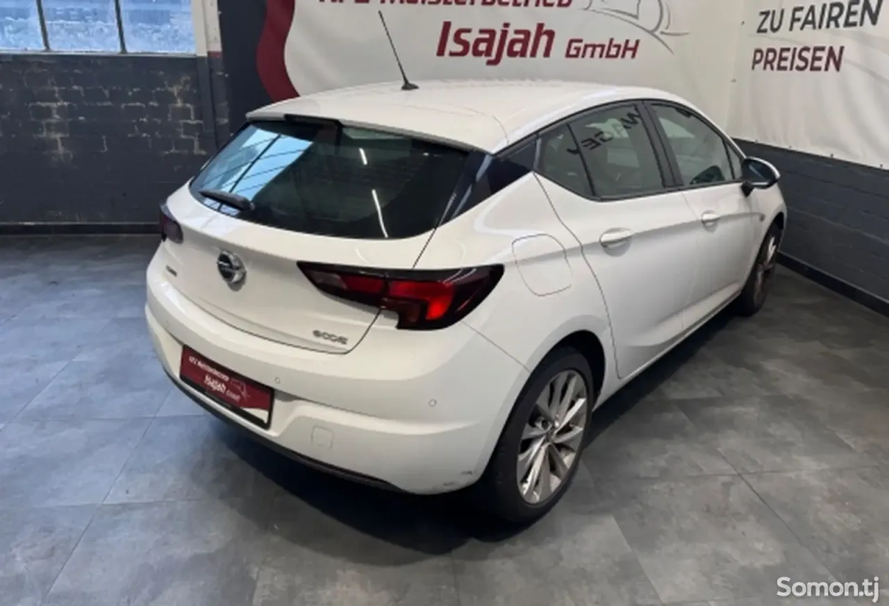 Opel Astra K 2016 · 1.0 MT