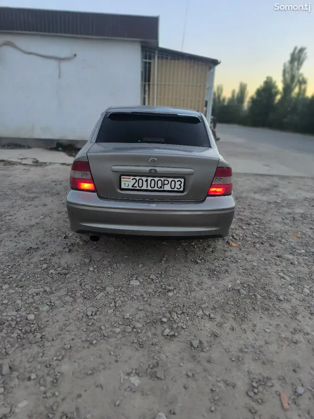 Opel Vectra B 1996 · MT