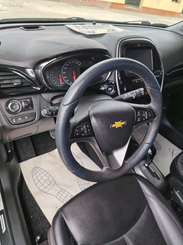 Chevrolet Spark 2015 · 1.0 AT