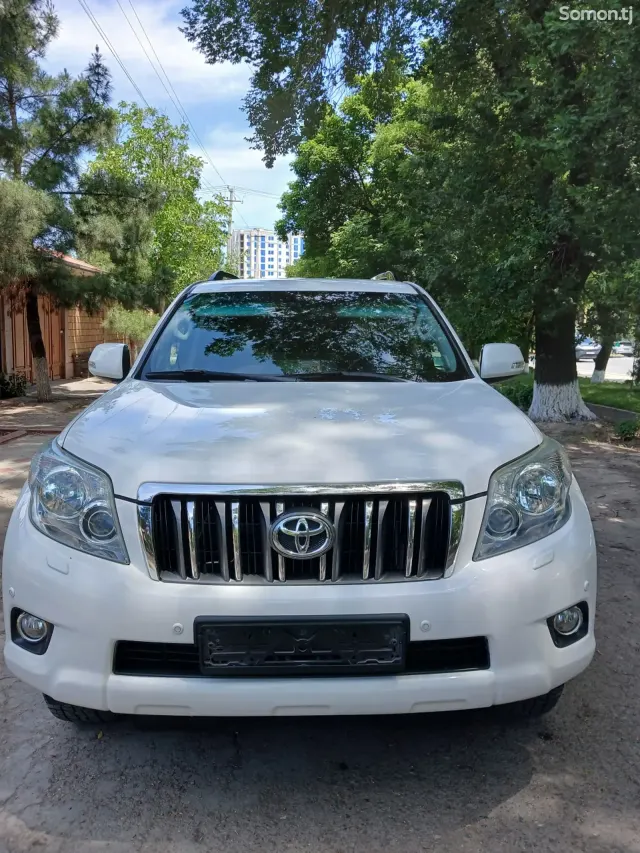 Toyota Land Cruiser Prado 2012 · 3.0 AT