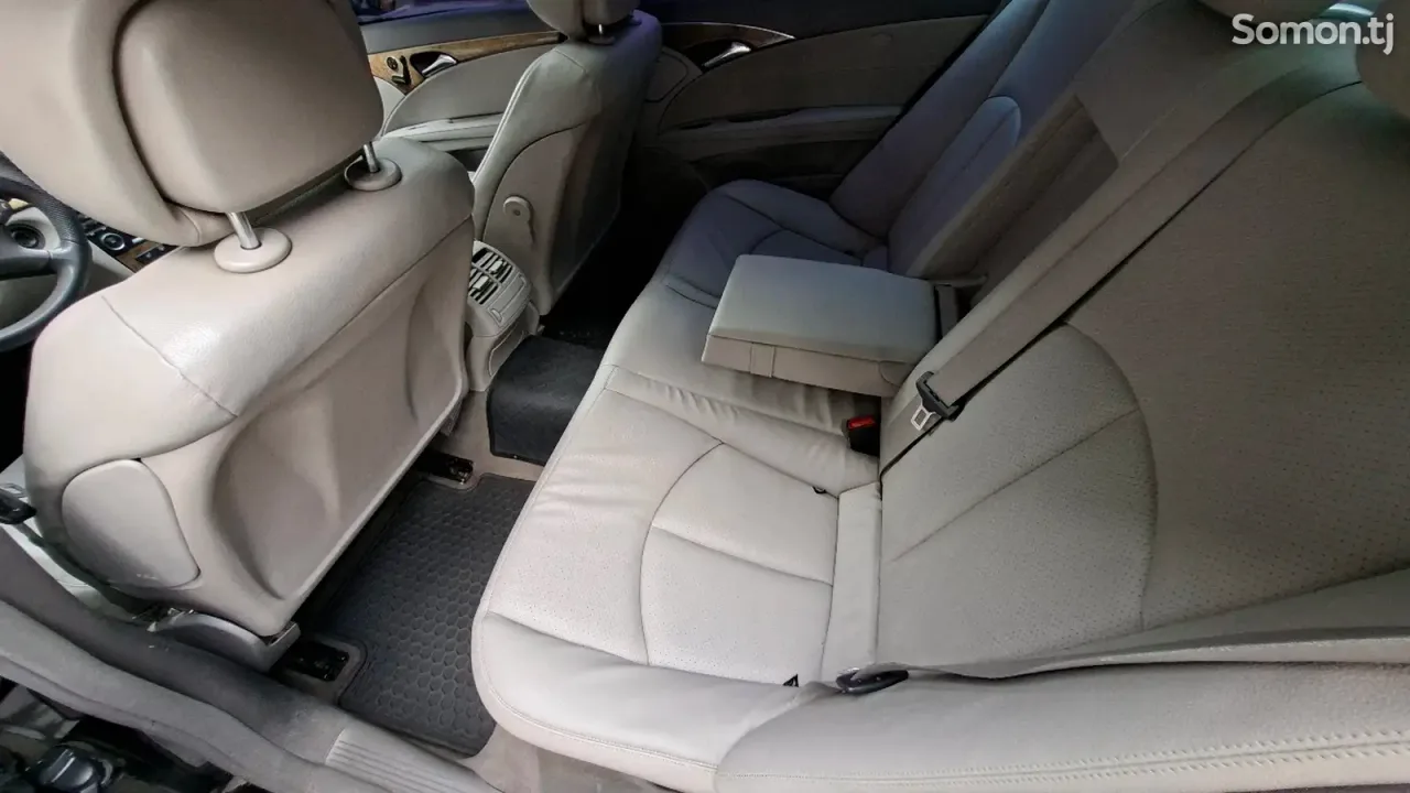 Mercedes-Benz E class 2009 · 3.5 AT