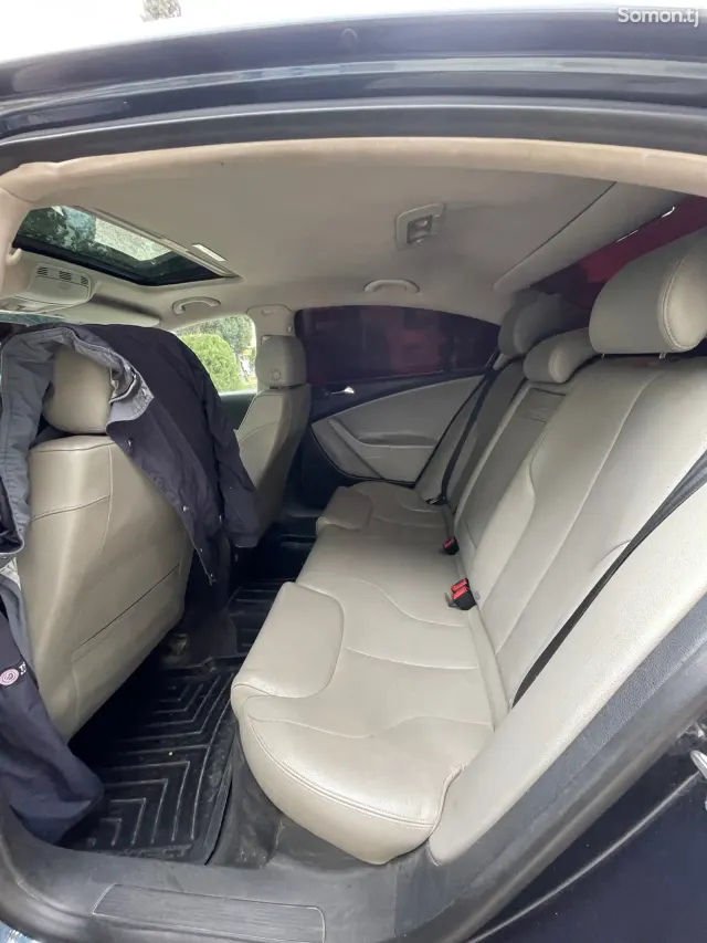 Volkswagen Passat 2006 · 2.0 AT