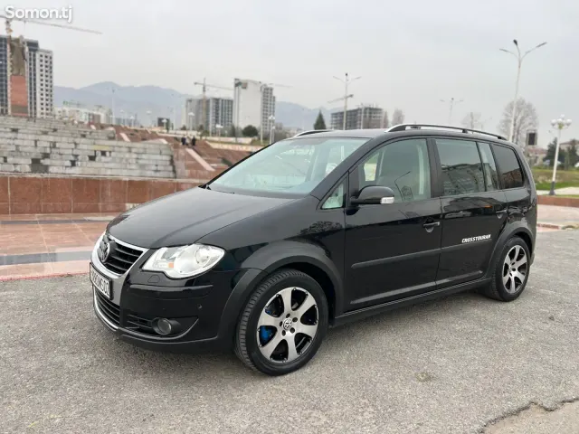 Volkswagen Touran 2008 · 1.9 AT
