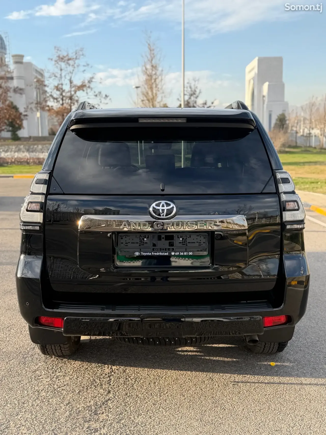 Toyota Land Cruiser Prado 2022 · 3.0 AT