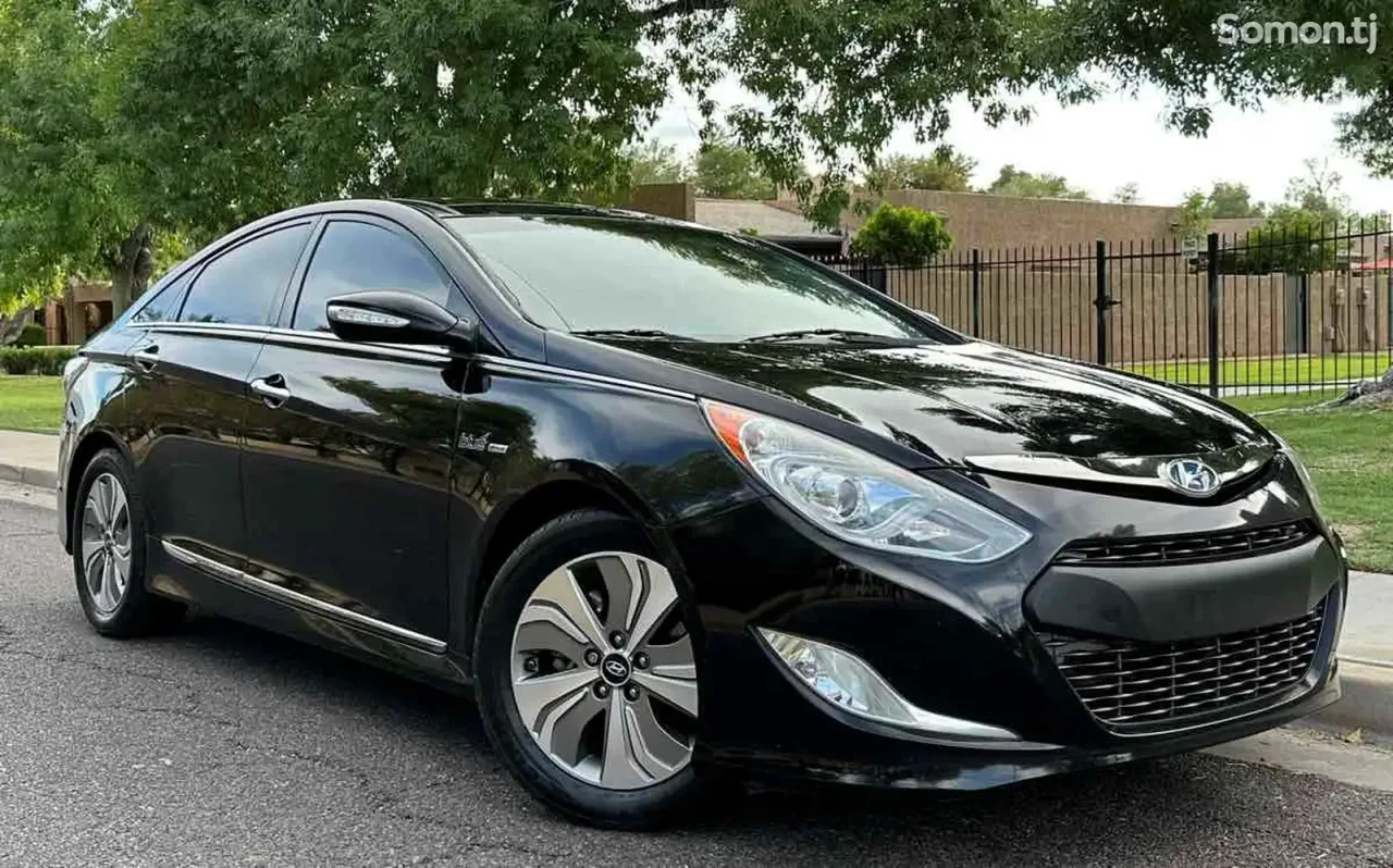 Hyundai Sonata 2015 · 2.4 AT