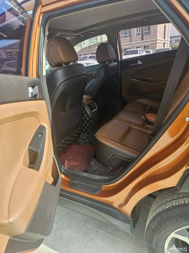 Hyundai Tucson 2016 · 1.6 AT