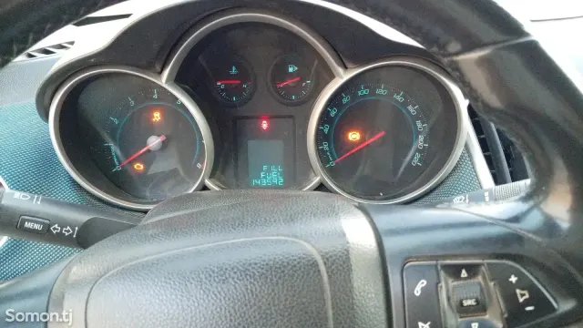 Chevrolet Cruze 2013 · 1.8 MT