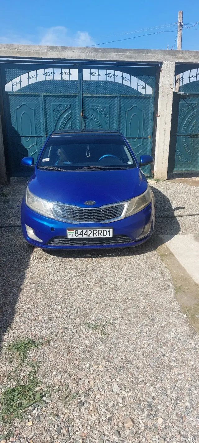 Kia Rio 2012 · 1.6 MT