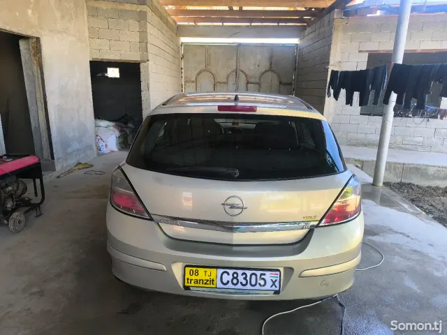 Opel Astra H 2006 · 1.8 AT
