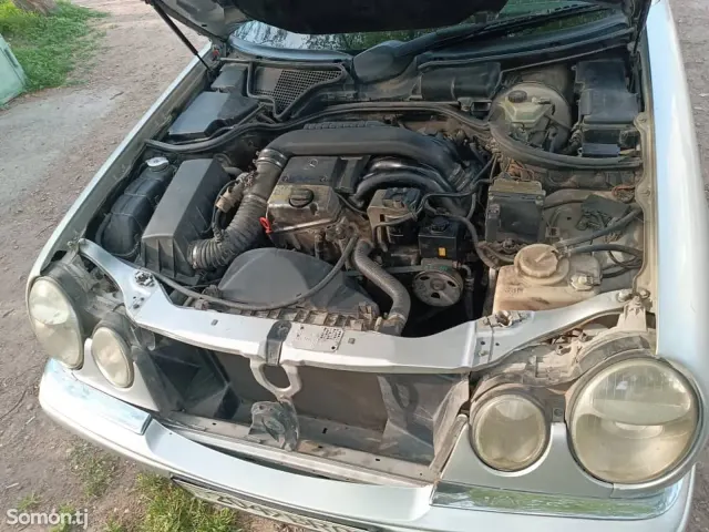 Mercedes-Benz E class 1996 · 2.2 MT