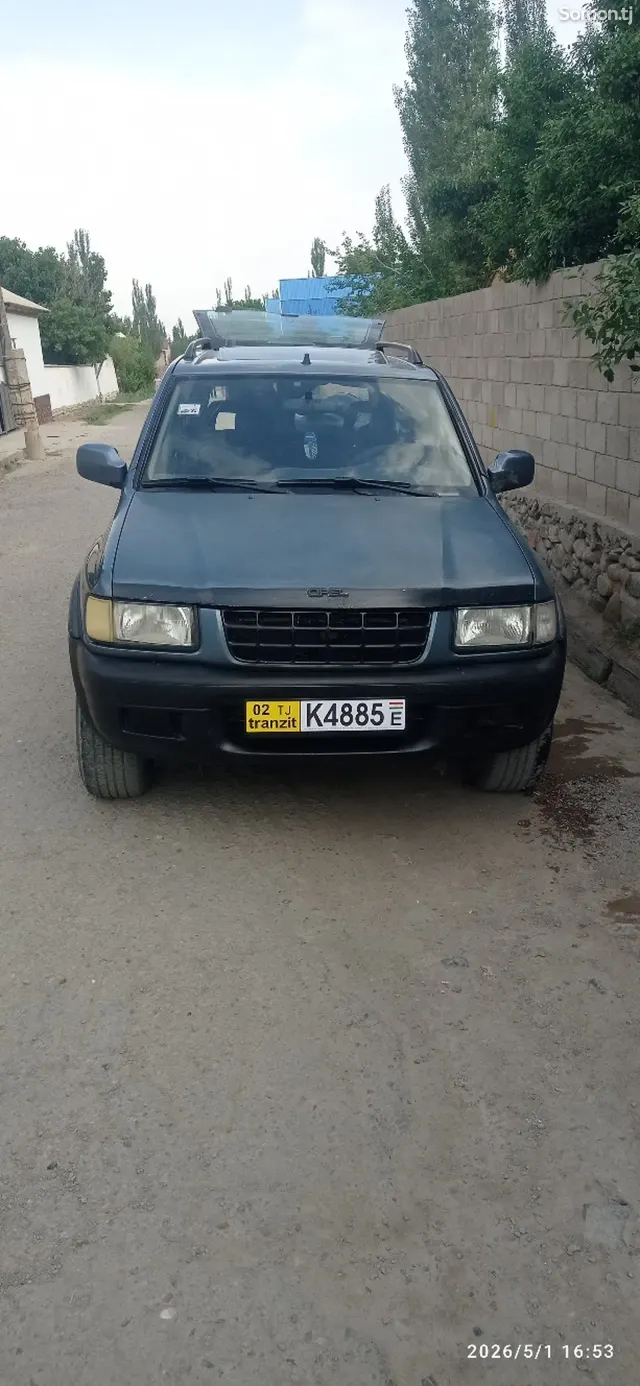 Opel Frontera 2000 · 2.0 MT