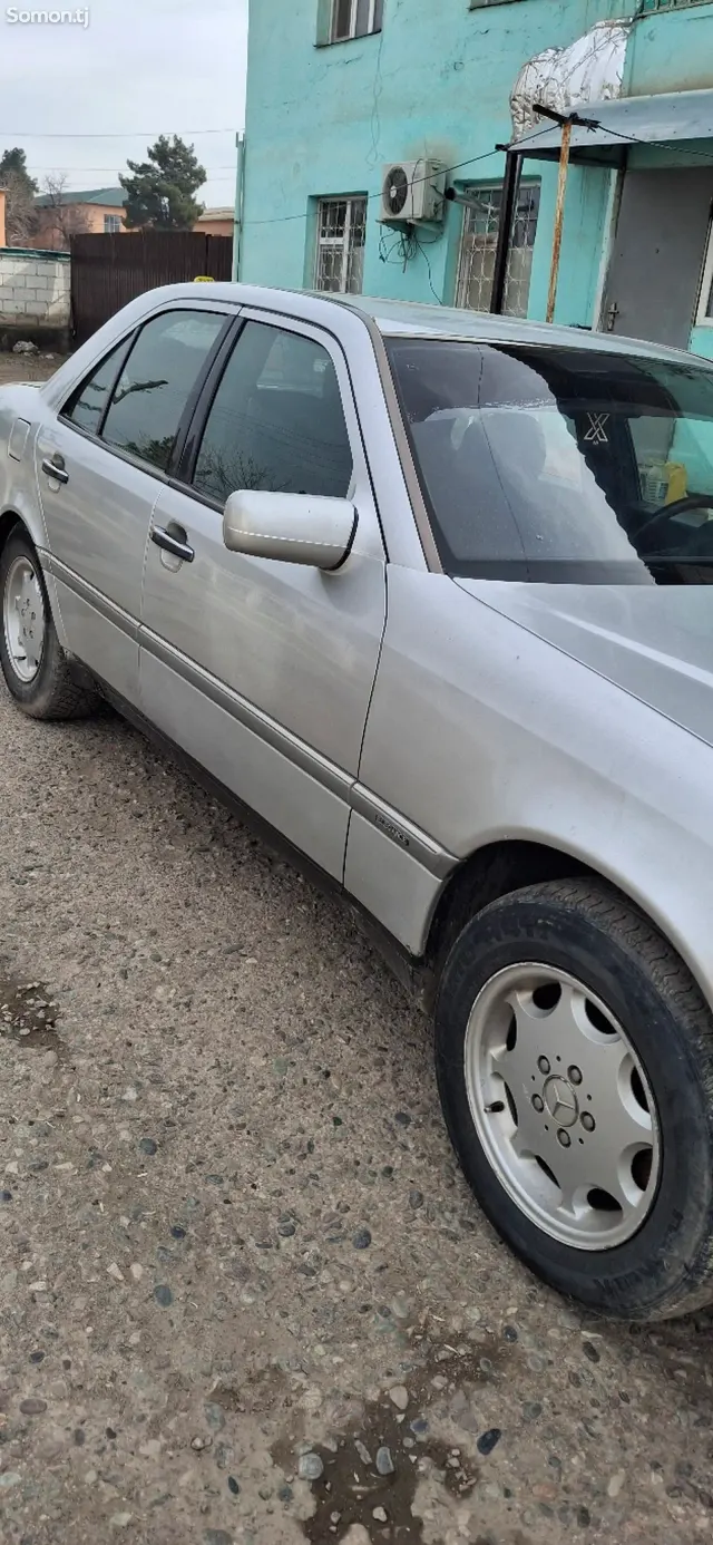 Mercedes-Benz C class 1995 · 1.8 MT