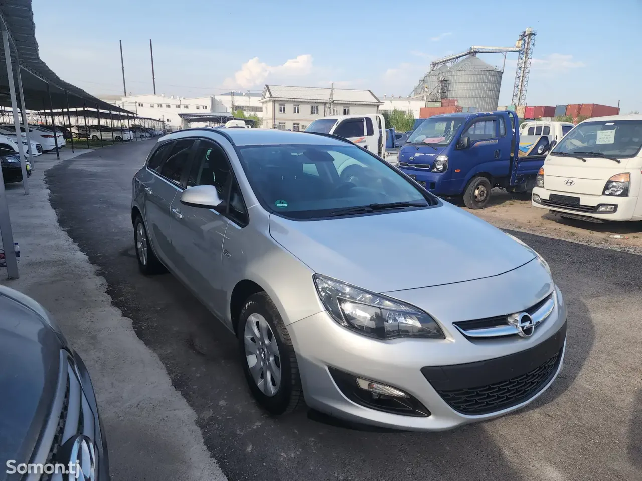 Opel Astra J 2014 · 1.7 MT
