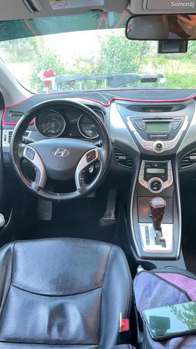 Hyundai Avante 2011 · 1.6 AT
