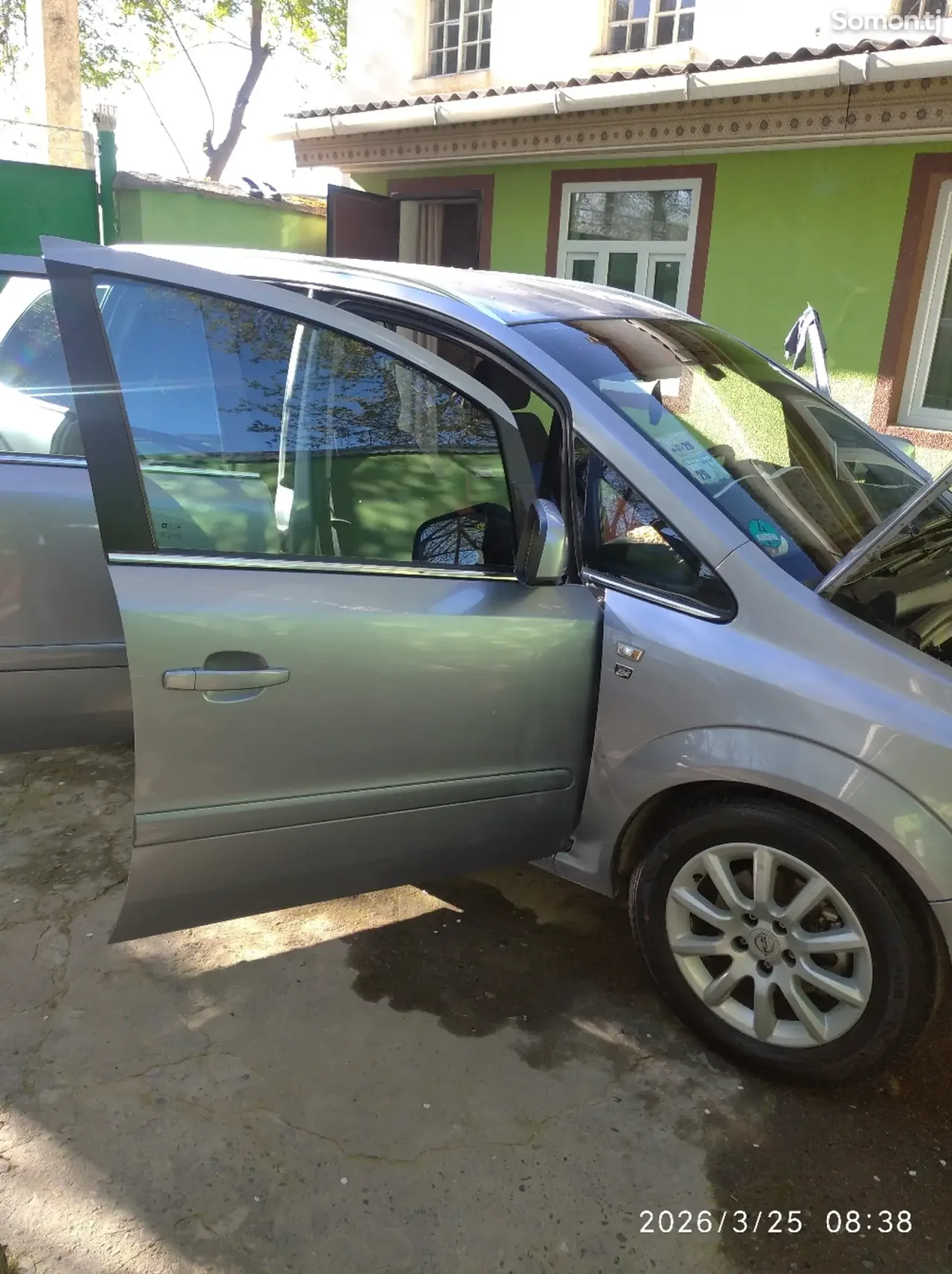 Opel Zafira 2010 · 1.6 MT