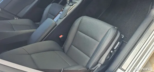 Lexus ES series 2017 · 3.0 AT