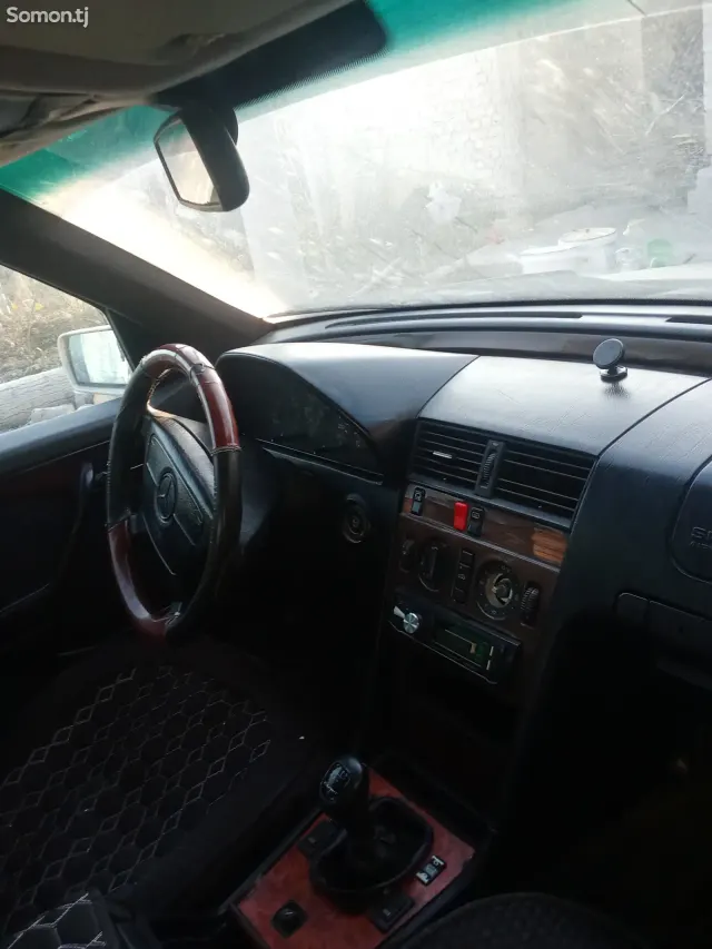 Mercedes-Benz C class 1995 · 1.8 MT